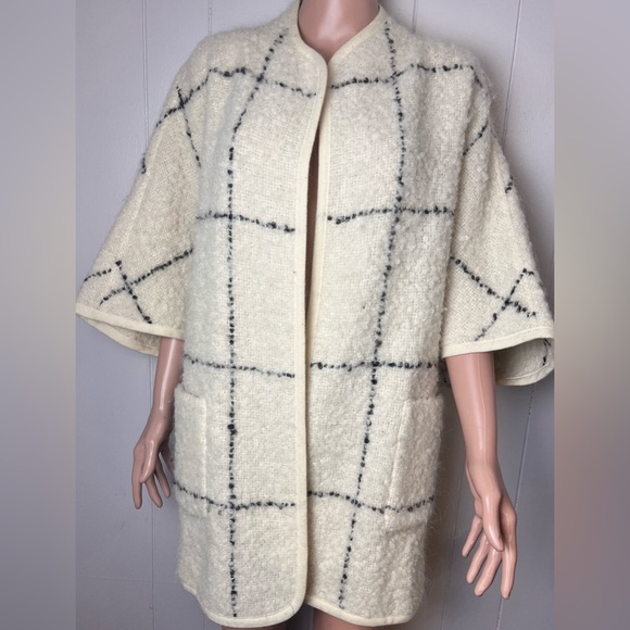 AKRIS PUNTO- Cream Checkered wool poncho Size: 4 - Picture 3 of 7